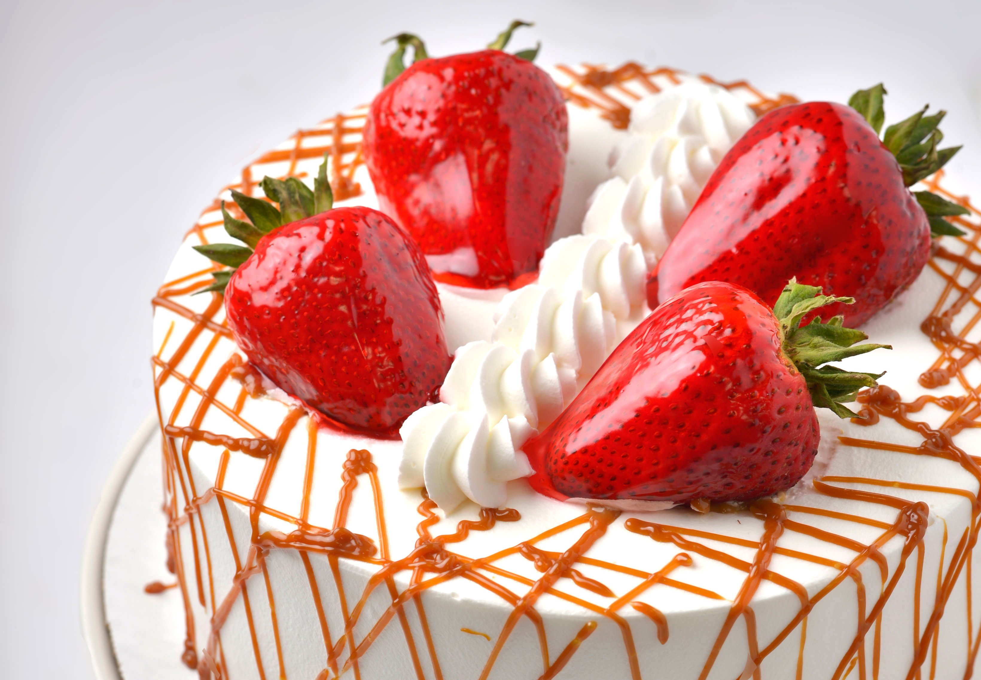 cakestrawberrytoptanicing2